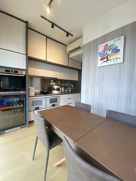Fulcrum, 33 Fort Road, 2 Bedrooms, 829 sqft, Condominium For Sale, by Jenny Yan 甄玉玲, 500242803 - Kitchen - PropertyGuru.com.sg