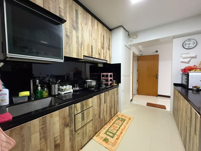 186A Fengshan GreenVille, 186A Bedok North Street 4, 3 Bedrooms, 1,001 sqft, HDB Flat For Sale, by Dennis Lim, 500242806 - Kitchen - PropertyGuru.com.sg