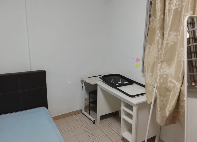 252 Hougang Avenue 3, 252 Hougang Avenue 3, Hougang / Punggol / Sengkang, Room Rental, 120 sqft, HDB Flat For Rent, by Gin Nah, 500242808 - Bedroom - PropertyGuru.com.sg