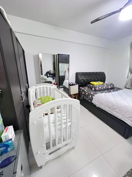 815C Choa Chu Kang Avenue 7, 815C Choa Chu Kang Avenue 7, 3 Bedrooms, 1,216 sqft, HDB Flat For Sale, by Shahrizah ., 500242810 - Bedroom - PropertyGuru.com.sg