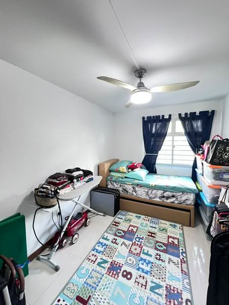 815C Choa Chu Kang Avenue 7, 815C Choa Chu Kang Avenue 7, 3 Bedrooms, 1,216 sqft, HDB Flat For Sale, by Shahrizah ., 500242810 - Bedroom - PropertyGuru.com.sg