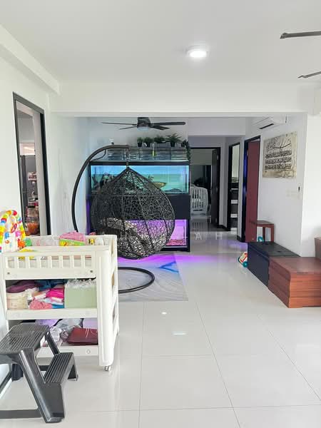 815C Choa Chu Kang Avenue 7, 815C Choa Chu Kang Avenue 7, 3 Bedrooms, 1,216 sqft, HDB Flat For Sale, by Shahrizah ., 500242810 - Living Room - PropertyGuru.com.sg