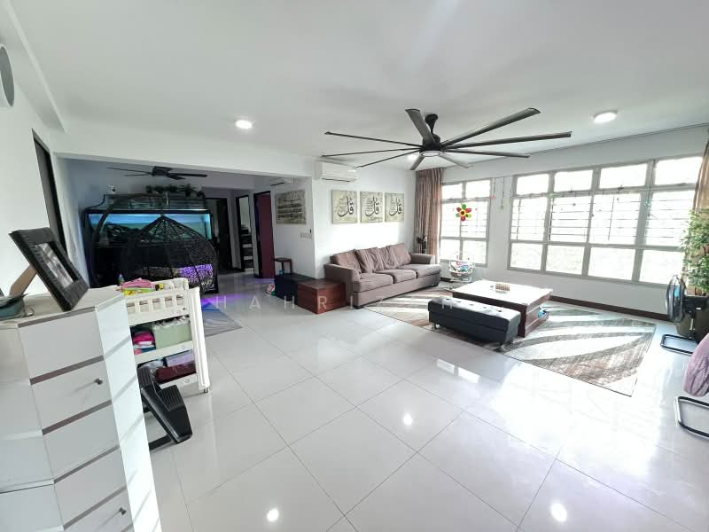 815C Choa Chu Kang Avenue 7, 815C Choa Chu Kang Avenue 7, 3 Bedrooms, 1,216 sqft, HDB Flat For Sale, by Shahrizah ., 500242810 - Living Room - PropertyGuru.com.sg