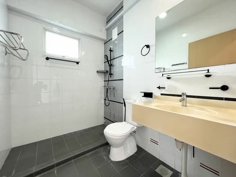 268A Punggol Field, 268A Punggol Field, 3 Bedrooms, 1,216 sqft, HDB Flat For Rent, by Elson Wang, 500242816 - Bathroom - PropertyGuru.com.sg