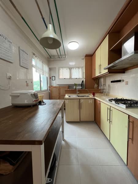 174A Edgedale Plains, 174A Edgedale Plains, 3 Bedrooms, 1,184 sqft, HDB Flat For Sale, by Kelvin Phua, 500242839 - Kitchen - PropertyGuru.com.sg