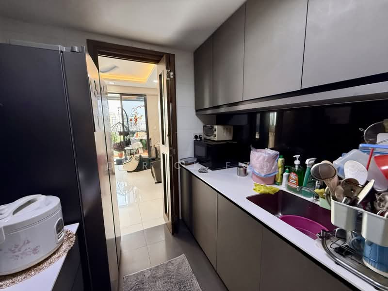 Waterbay, 45A Edgefield Plains, 4 Bedrooms, 1,141 sqft, Condominium For Sale, by Derick Foo, 500242841 - Kitchen - PropertyGuru.com.sg