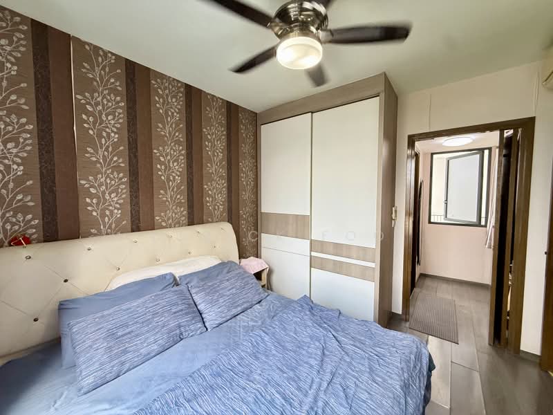Waterbay, 45A Edgefield Plains, 4 Bedrooms, 1,141 sqft, Condominium For Sale, by Derick Foo, 500242841 - Master Bedroom - PropertyGuru.com.sg