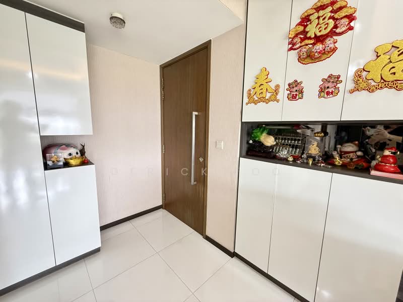 Waterbay, 45A Edgefield Plains, 4 Bedrooms, 1,141 sqft, Condominium For Sale, by Derick Foo, 500242841 - Entrance - PropertyGuru.com.sg