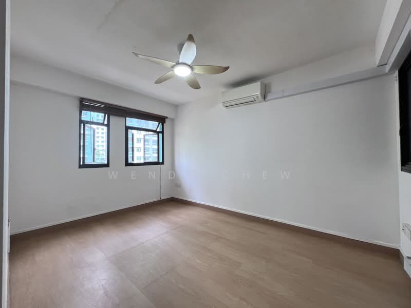 485 Segar Road, 485 Segar Road, 2 Bedrooms, 721 sqft, HDB Flat For Sale, by Wendy Chew, 500242843 - Master Room - PropertyGuru.com.sg
