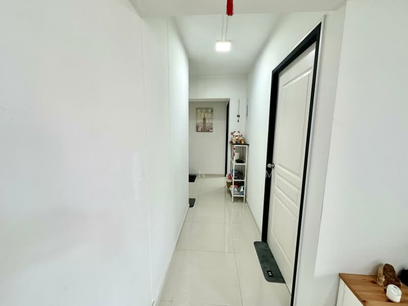 969 Hougang Street 91, 969 Hougang Street 91, 4 Bedrooms, 969 sqft, HDB Flat For Sale, by Jason Lim, 500242846 - Corridor - PropertyGuru.com.sg
