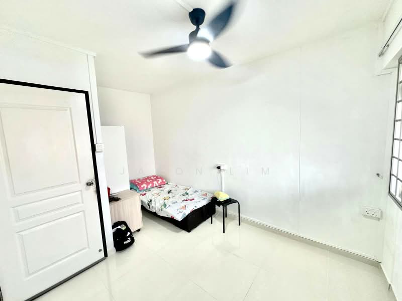 969 Hougang Street 91, 969 Hougang Street 91, 4 Bedrooms, 969 sqft, HDB Flat For Sale, by Jason Lim, 500242846 - Bedroom - PropertyGuru.com.sg
