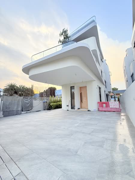 Siglap road, East Coast / Marine Parade, 5 Bedrooms, 9,280 sqft, Detached House For Sale, by Esther Zou, 500242856 - PropertyGuru.com.sg