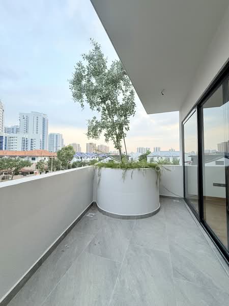 Siglap road, East Coast / Marine Parade, 5 Bedrooms, 9,280 sqft, Detached House For Sale, by Esther Zou, 500242856 - PropertyGuru.com.sg