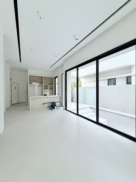Siglap road, East Coast / Marine Parade, 5 Bedrooms, 9,280 sqft, Detached House For Sale, by Esther Zou, 500242856 - PropertyGuru.com.sg