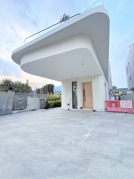 Siglap road, East Coast / Marine Parade, 5 Bedrooms, 9,280 sqft, Detached House For Sale, by Esther Zou, 500242856 - PropertyGuru.com.sg