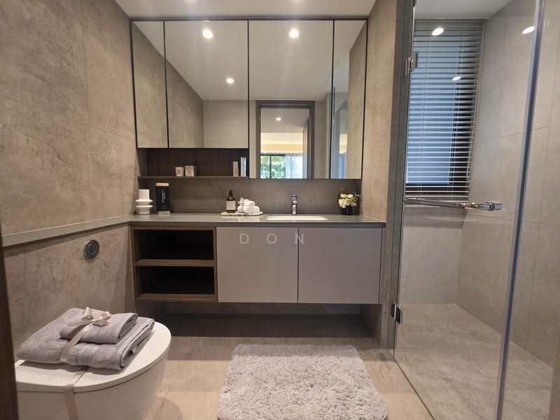 Norwood Grand, 10 Champions Way, Admiralty / Woodlands, 4 Bedrooms, 1,313 sqft, Condominium For Sale, by Don Lim, 500242858 - Master Bathroom - PropertyGuru.com.sg