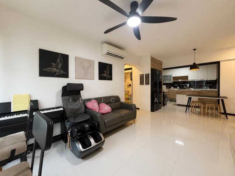 933A Hougang Avenue 9, 933A Hougang Avenue 9, 3 Bedrooms, 1,001 sqft, HDB Flat For Sale, by Cedric Chan, 500242866 - Living Room - PropertyGuru.com.sg