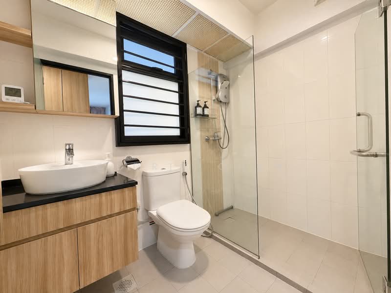 933A Hougang Avenue 9, 933A Hougang Avenue 9, 3 Bedrooms, 1,001 sqft, HDB Flat For Sale, by Cedric Chan, 500242866 - Bathroom - PropertyGuru.com.sg