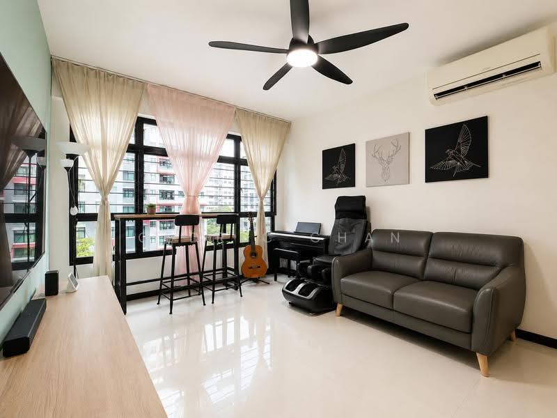933A Hougang Avenue 9, 933A Hougang Avenue 9, 3 Bedrooms, 1,001 sqft, HDB Flat For Sale, by Cedric Chan, 500242866 - Living Room - PropertyGuru.com.sg