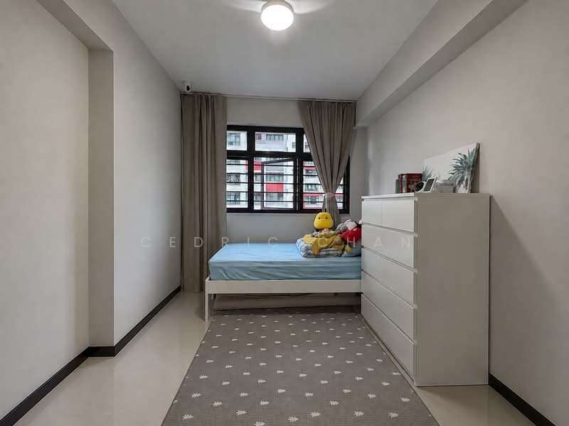 933A Hougang Avenue 9, 933A Hougang Avenue 9, 3 Bedrooms, 1,001 sqft, HDB Flat For Sale, by Cedric Chan, 500242866 - Bedroom - PropertyGuru.com.sg