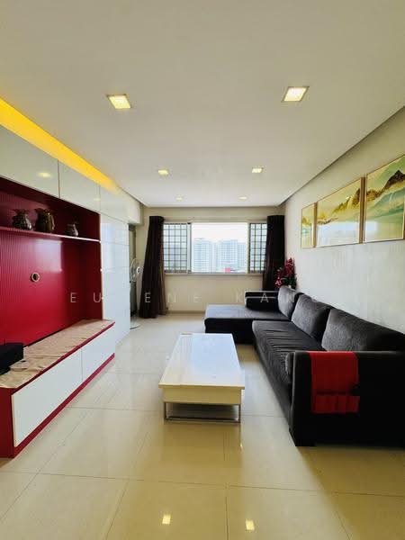 448 Hougang Avenue 10, 448 Hougang Avenue 10, 3 Bedrooms, 1,130 sqft, HDB Flat For Sale, by Eugene Kang, 500242875 - Living Room - PropertyGuru.com.sg
