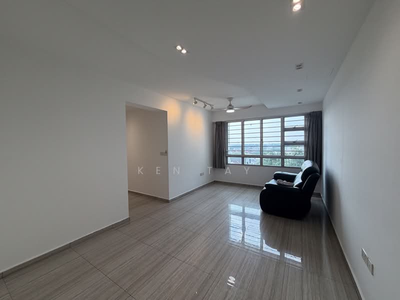 451B Sengkang West Way, 451B Sengkang West Way, 3 Bedrooms, 990 sqft, HDB Flat For Rent, by Ken Tay, 500242885 - Living Room - PropertyGuru.com.sg