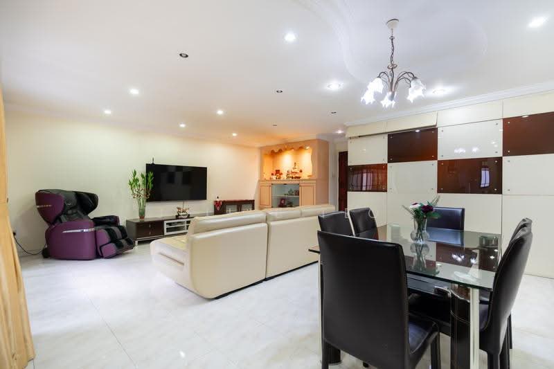 662D Jurong West Street 64, 662D Jurong West Street 64, 3 Bedrooms, 1,184 sqft, HDB Flat For Sale, by Julius Teo, 500242890 - Living Room - PropertyGuru.com.sg