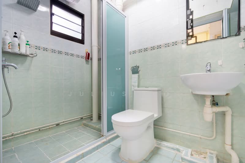 662D Jurong West Street 64, 662D Jurong West Street 64, 3 Bedrooms, 1,184 sqft, HDB Flat For Sale, by Julius Teo, 500242890 - Common Bathroom - PropertyGuru.com.sg