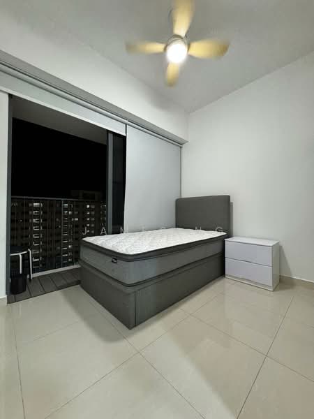 Coco Palms, 25 Pasir Ris Grove, Room Rental, 300 sqft, Condominium For Rent, by James Ng, 500242901 - Bedroom - PropertyGuru.com.sg