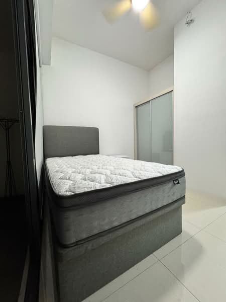 Coco Palms, 25 Pasir Ris Grove, Room Rental, 300 sqft, Condominium For Rent, by James Ng, 500242901 - Bedroom - PropertyGuru.com.sg