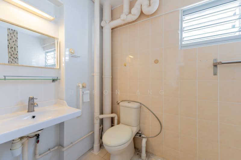 62 Chai Chee Road, 62 Chai Chee Road, 3 Bedrooms, 1,432 sqft, HDB Flat For Sale, by Daron Ang, 500242907 - Bathroom - PropertyGuru.com.sg