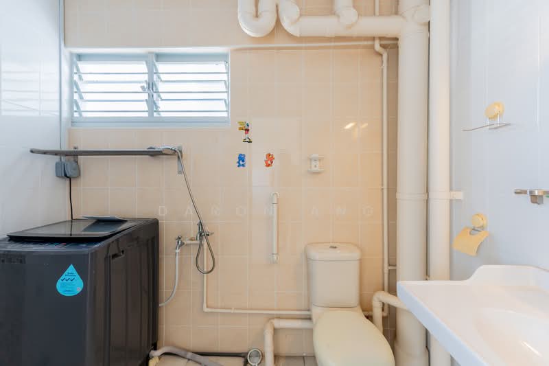 62 Chai Chee Road, 62 Chai Chee Road, 3 Bedrooms, 1,432 sqft, HDB Flat For Sale, by Daron Ang, 500242907 - Bathroom - PropertyGuru.com.sg