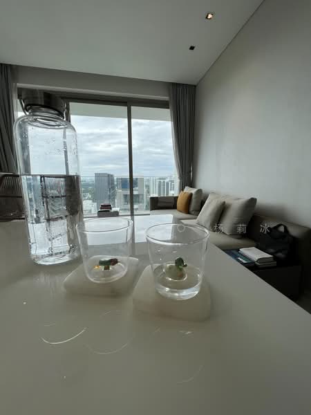 Scotts Square, 6 Scotts Road, Orchard / River Valley, 1 Bedroom, 624 sqft, Condominium For Sale, by Emily Yeo 杨莉冰, 500242913 - Living Room - PropertyGuru.com.sg