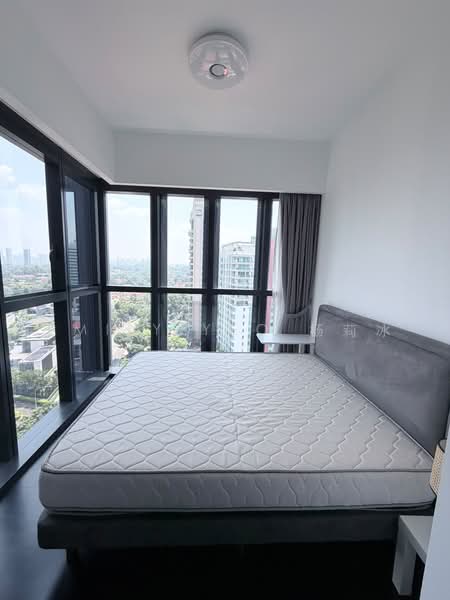 120 Grange, 120 Grange Road, Tanglin / Holland / Bukit Timah, 2 Bedrooms, 570 sqft, Condominium For Sale, by Emily Yeo 杨莉冰, 500242918 - Bedroom - PropertyGuru.com.sg