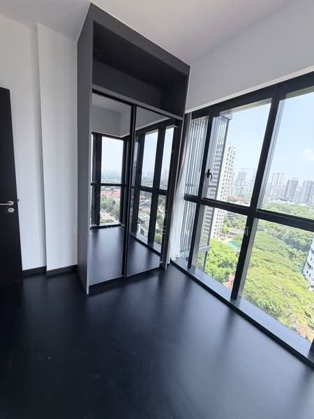 120 Grange, 120 Grange Road, Tanglin / Holland / Bukit Timah, 2 Bedrooms, 570 sqft, Condominium For Sale, by Emily Yeo 杨莉冰, 500242918 - View - PropertyGuru.com.sg