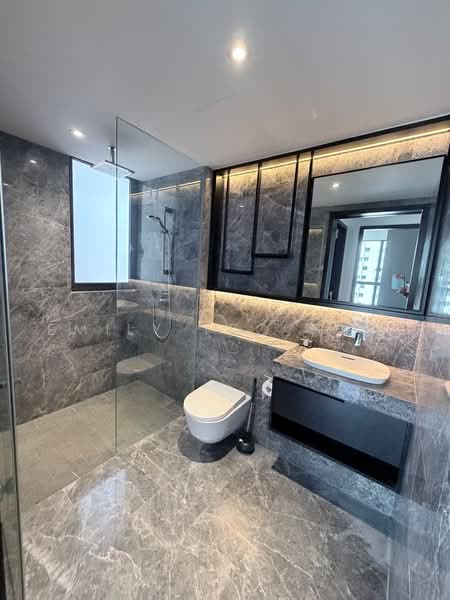 120 Grange, 120 Grange Road, Tanglin / Holland / Bukit Timah, 2 Bedrooms, 570 sqft, Condominium For Sale, by Emily Yeo 杨莉冰, 500242918 - Bathroom - PropertyGuru.com.sg