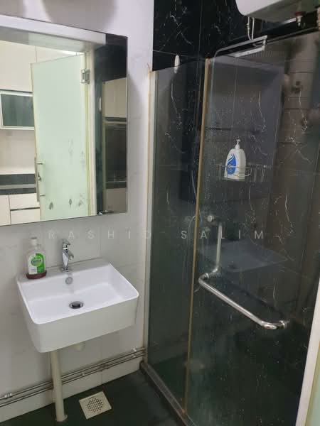 691A Choa Chu Kang Crescent, 691A Choa Chu Kang Crescent, 3 Bedrooms, 1,184 sqft, HDB Flat For Rent, by Rashid Salim, 500242919 - Bathroom - PropertyGuru.com.sg