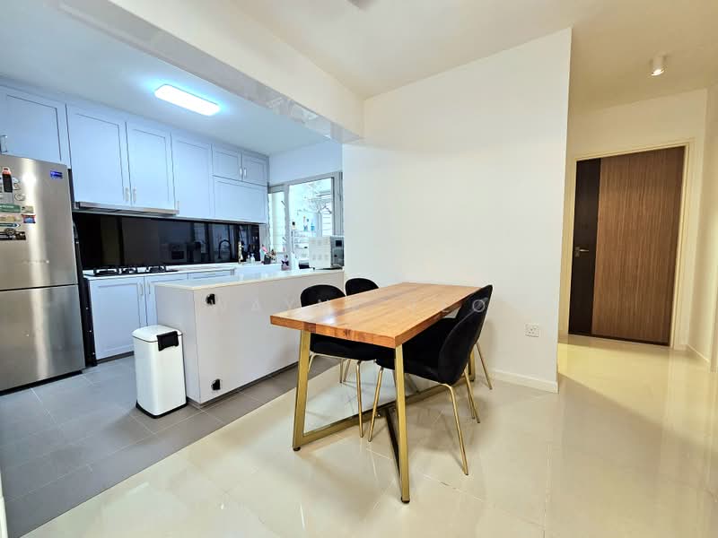 323A Sumang Walk, 323A Sumang Walk, 3 Bedrooms, 1,001 sqft, HDB Flat For Sale, by Wayne Teo, 500242921 - Kitchen - PropertyGuru.com.sg