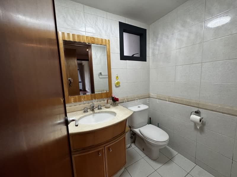 River Place, 60 Havelock Road, 3 Bedrooms, 1,302 sqft, Condominium For Sale, by Yenny Adell, 500242925 - Common Bathroom - PropertyGuru.com.sg