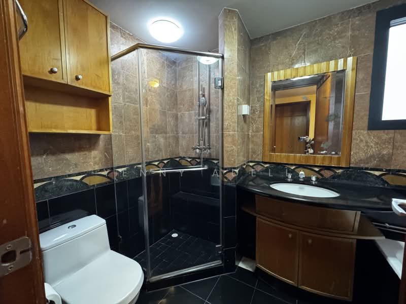 River Place, 60 Havelock Road, 3 Bedrooms, 1,302 sqft, Condominium For Sale, by Yenny Adell, 500242925 - Master Bathroom - PropertyGuru.com.sg