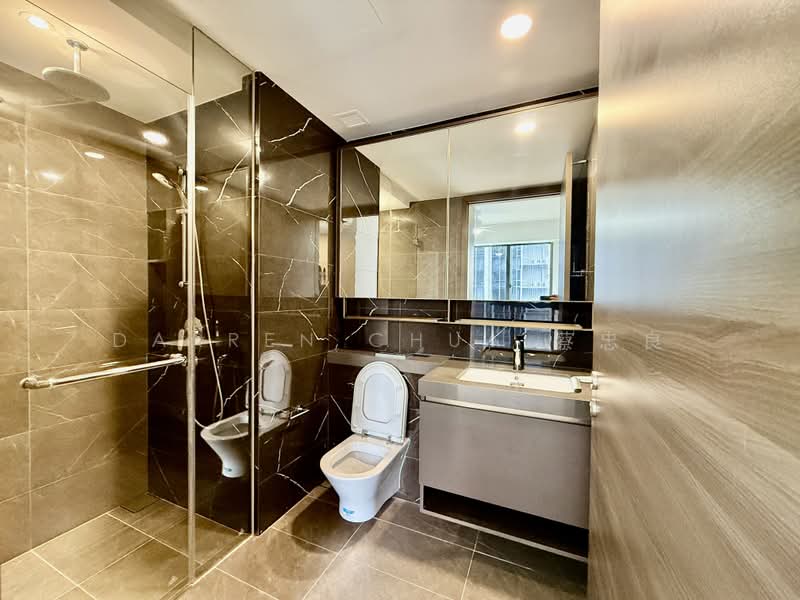 The Florence Residences, 87 Hougang Avenue 2, 2 Bedrooms, 667 sqft, Condominium For Rent, by Darren Chua 蔡忠良, 500242926 - Bathroom - PropertyGuru.com.sg