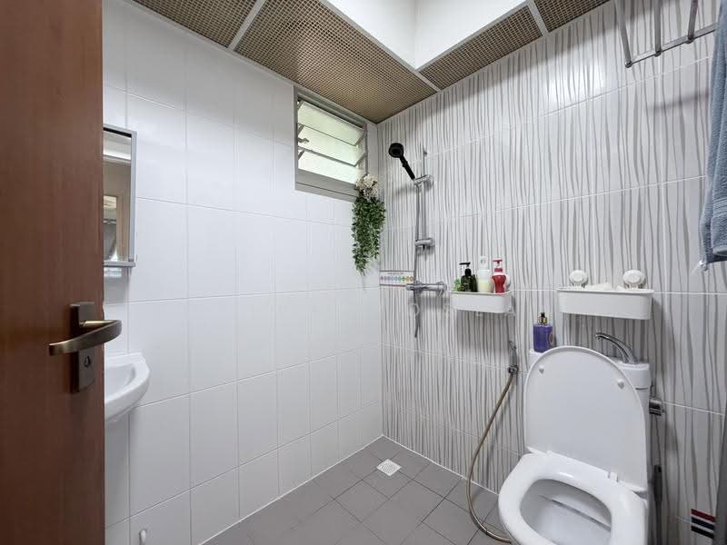 492G Tampines Street 45, 492G Tampines Street 45, Pasir Ris / Tampines, 3 Bedrooms, 990 sqft, HDB Flat For Sale, by Sofian Roslan, 500242940 - Bathroom - PropertyGuru.com.sg