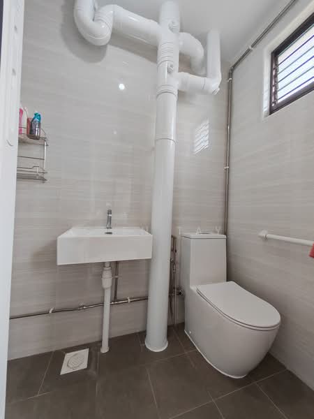 815 Jurong West Street 81, 815 Jurong West Street 81, 3 Bedrooms, 1,119 sqft, HDB Flat For Sale, by Glen Tay, 500242946 - Bathroom - PropertyGuru.com.sg