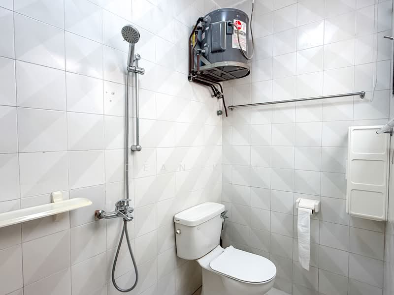 Portchester Avenue, Portchester Avenue, 4 Bedrooms, 3,500 sqft, Semi-Detached House For Rent, by Dean Kam, 500242948 - Bathroom - PropertyGuru.com.sg