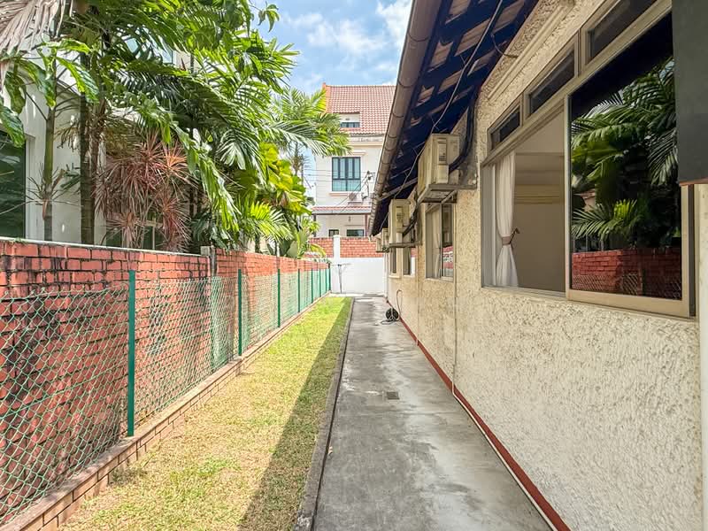 Portchester Avenue, Portchester Avenue, 4 Bedrooms, 3,500 sqft, Semi-Detached House For Rent, by Dean Kam, 500242948 - PropertyGuru.com.sg