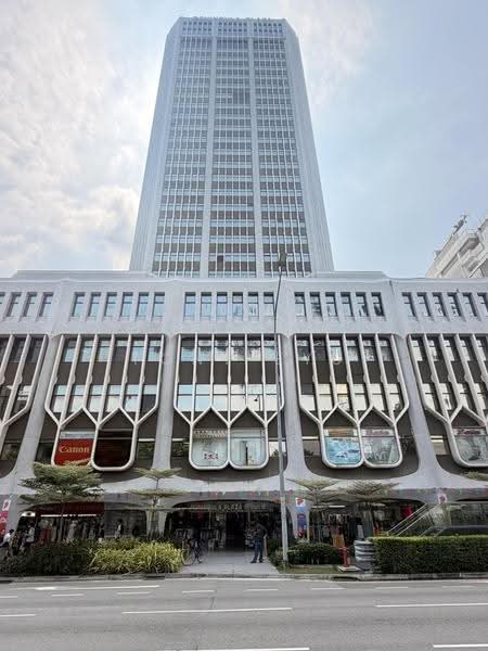 Peninsula Plaza, 111 North Bridge Road, City Hall / Clarke Quay, 2,175 sqft, Office For Rent, by Tony Eyu, 500242955 - Exterior - CommercialGuru.com.sg