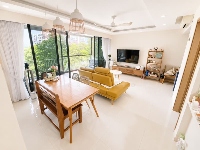 SkyPark Residences, 15 Sembawang Crescent, 4 Bedrooms, 1,313 sqft, Condominium For Sale, by Baron Yeo, 500242965 - Living Room - PropertyGuru.com.sg