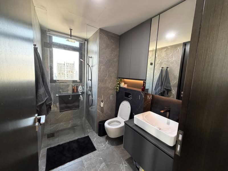 Irwell Hill Residences, 2 Irwell Hill, 2 Bedrooms, 624 sqft, Condominium For Rent, by Jamie Sim, 500242976 - Bathroom - PropertyGuru.com.sg
