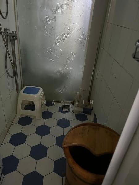 102 Commonwealth Crescent, 102 Commonwealth Crescent, Alexandra / Commonwealth, 2 Bedrooms, 650 sqft, HDB Flat For Rent, by May Lin, 500242980 - Bathroom - PropertyGuru.com.sg