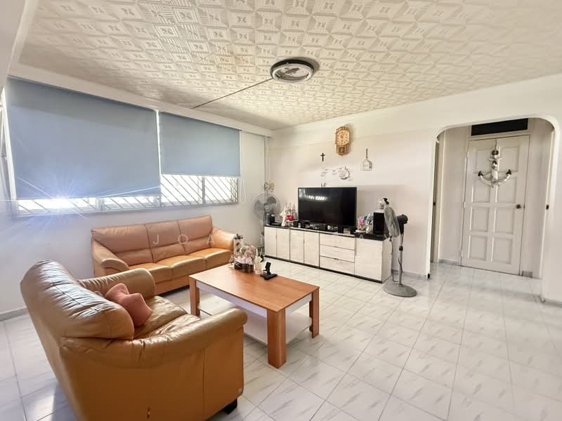 174 Yishun Avenue 7, 174 Yishun Avenue 7, 3 Bedrooms, 1,173 sqft, HDB Flat For Sale, by Joanne Tay, 500243013 - Living Room - PropertyGuru.com.sg